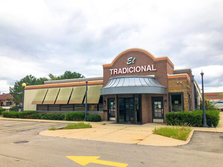 More Photos Of 649 Lake Cook Rd, Deerfield Restaurant For Lease