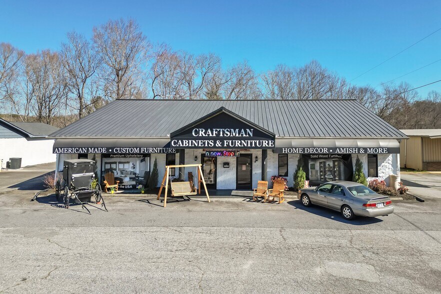 More Photos Of 2994 Hickory Blvd, Hudson Freestanding For Sale