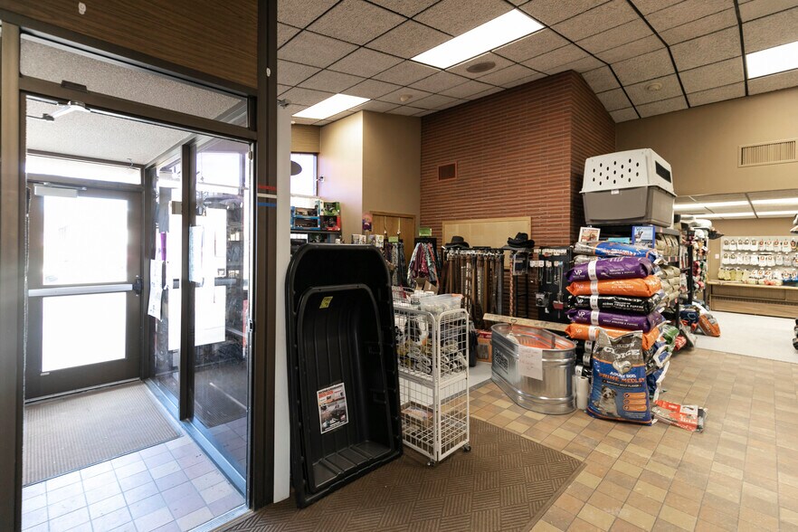 More Photos Of 401 Milwaukee Ave, Deer Lodge Office For Sale