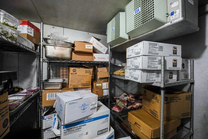 More Photos Of 8032 4th St NW, Albuquerque Restaurant For Sale