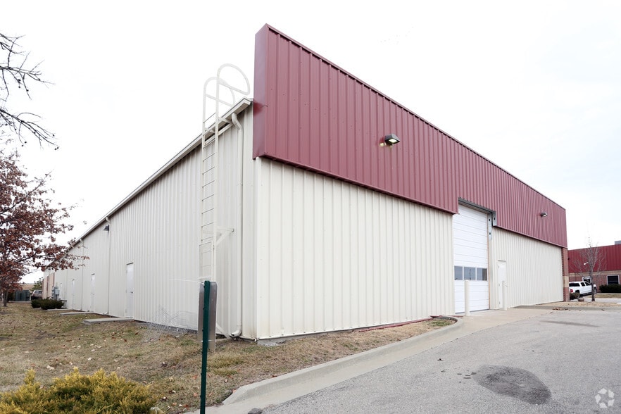 More Photos Of 19441-19465 W 151st Ter, Olathe Flex For Lease