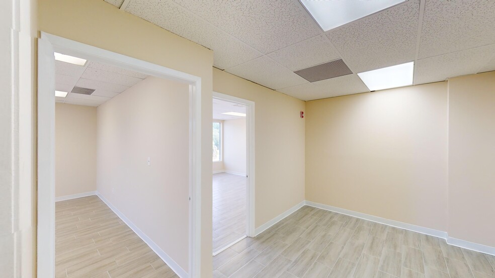 More Photos Of 5118 N 56th St, Tampa Office For Lease