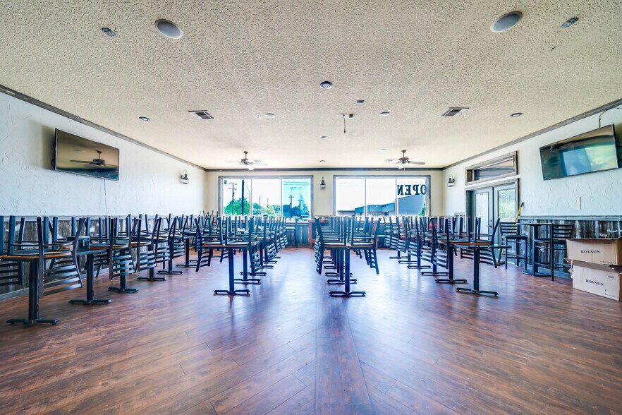 More Photos Of 215 NE 27th Ave, Mineral Wells Restaurant For Sale