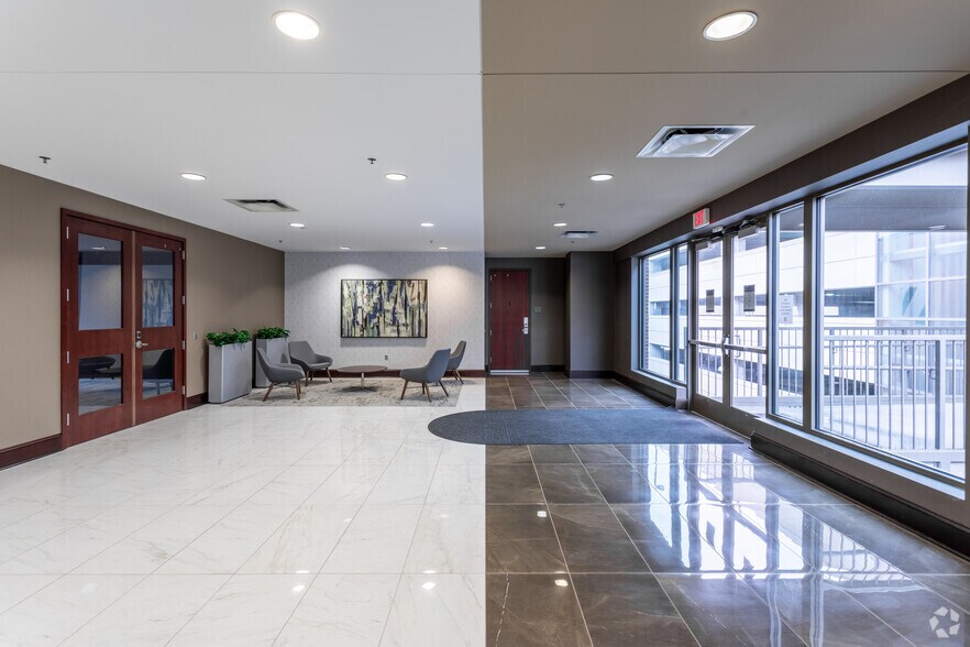 More Photos Of 11551 Ash St, Leawood Unknown For Lease