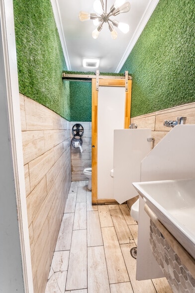 More Photos Of 646 Newark Ave, Jersey City Storefront Retail Residential For Lease