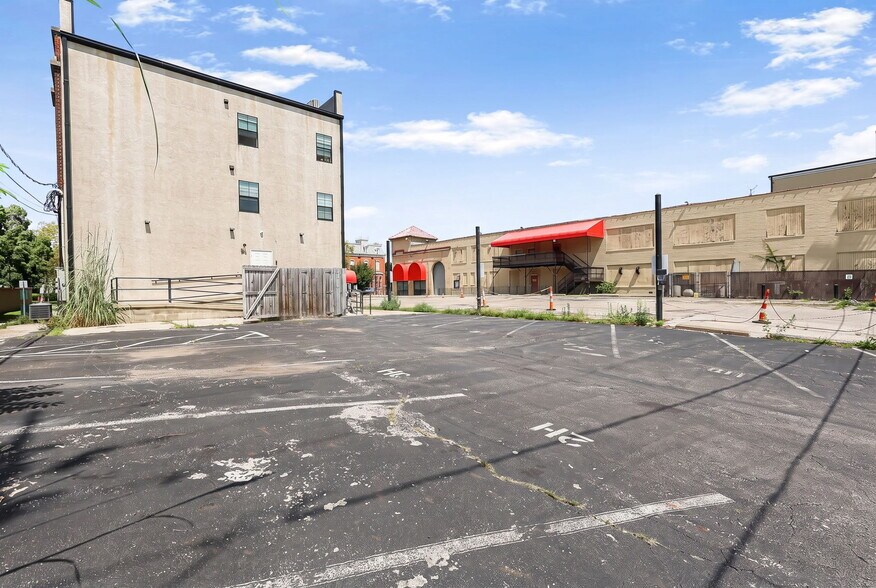 More Photos Of 595 E Broad St, Columbus Apartments For Sale