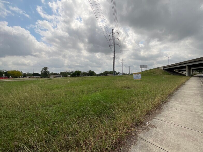 More Photos Of 6703 Enfield st, San Antonio Land For Sale