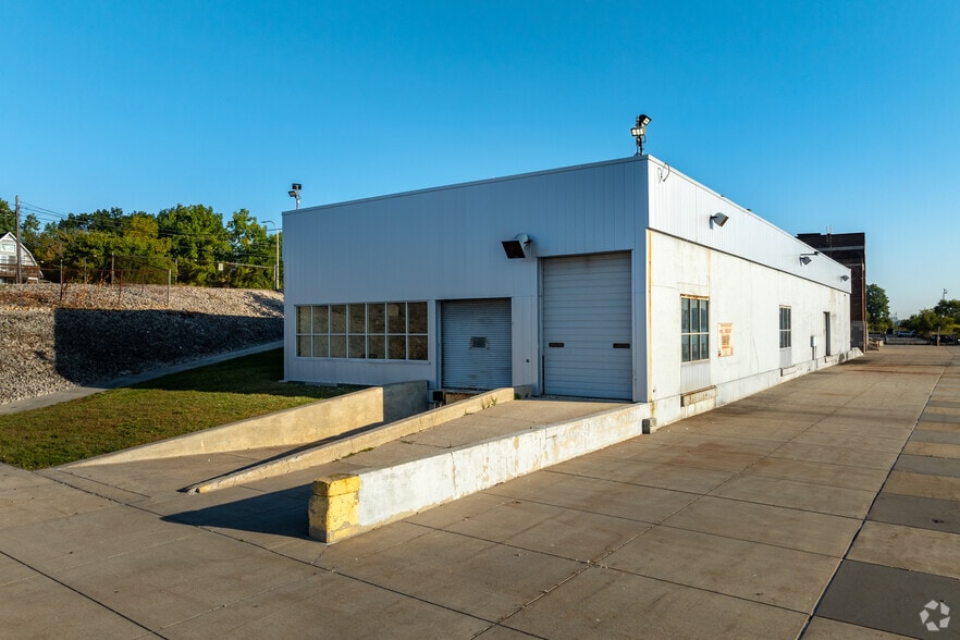 More Photos Of 2380 Military St, Port Huron Industrial For Sale