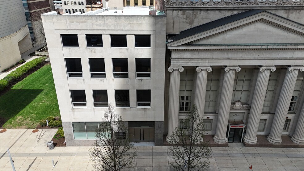 More Photos Of 241 N Superior St, Toledo Office Residential For Sale