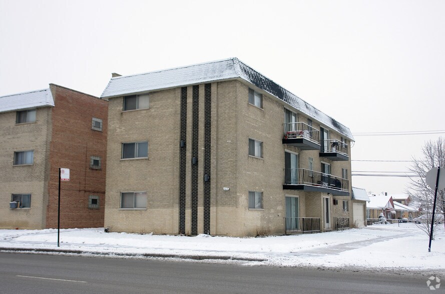 More Photos Of , Chicago Multifamily For Sale