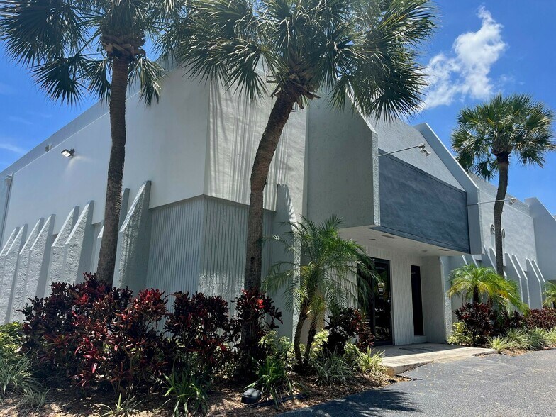 More Photos Of 6500 NW 15th Ave, Fort Lauderdale Light Manufacturing For Lease