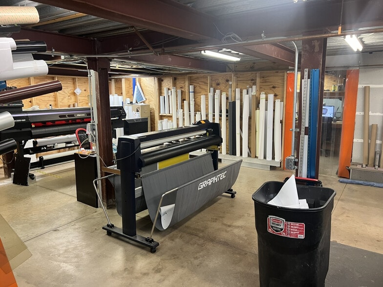 More Photos Of 120 Vanderbilt Ave, West Hartford Manufacturing For Sale