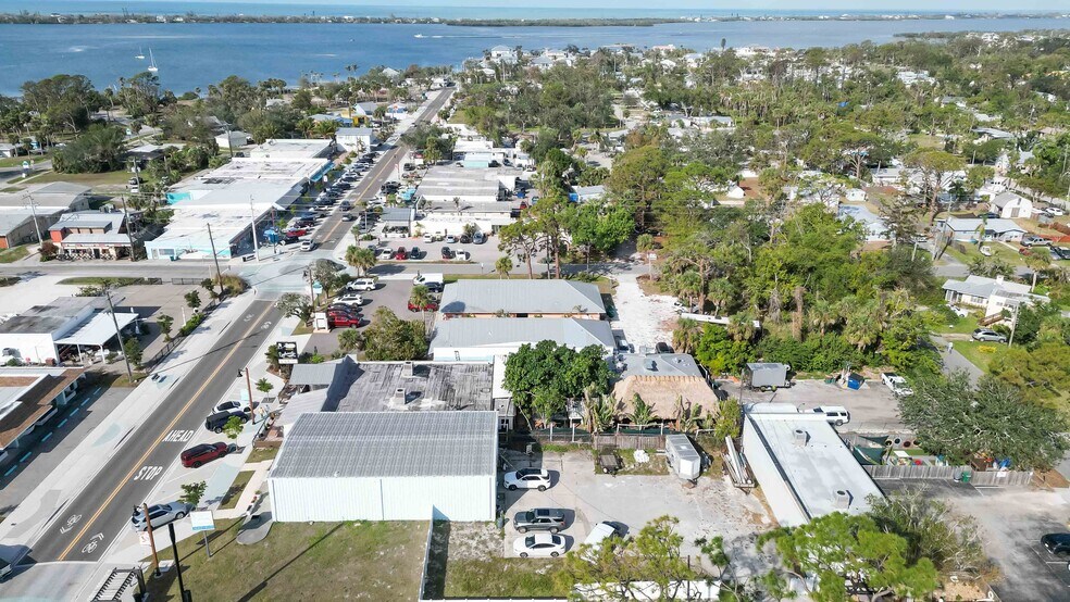 More Photos Of 362 W Dearborn St, Englewood Storefront For Sale