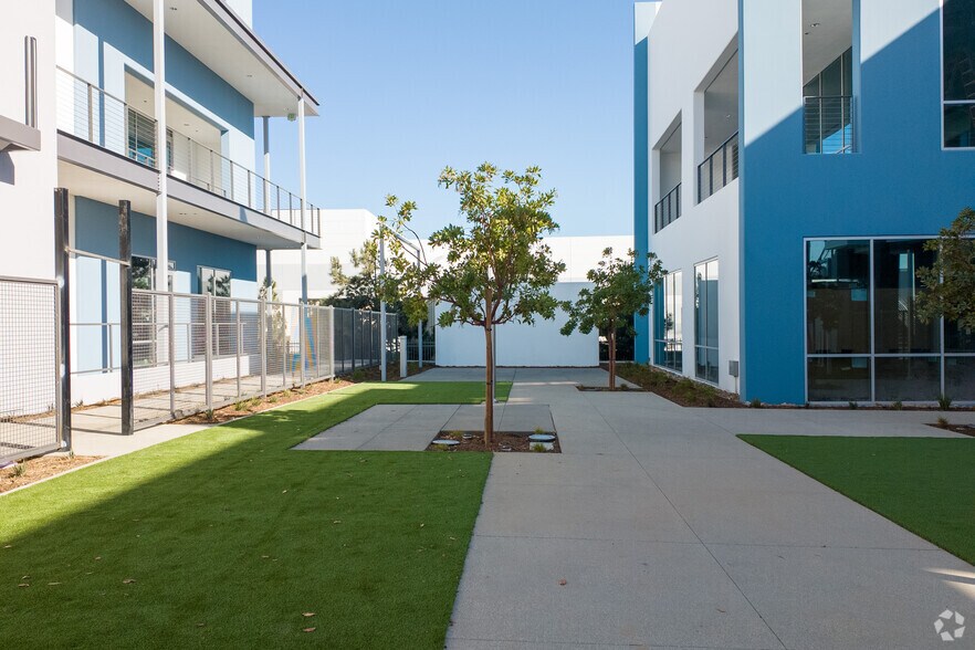 More Photos Of 3810 Stineman Ct, Long Beach Office For Sale