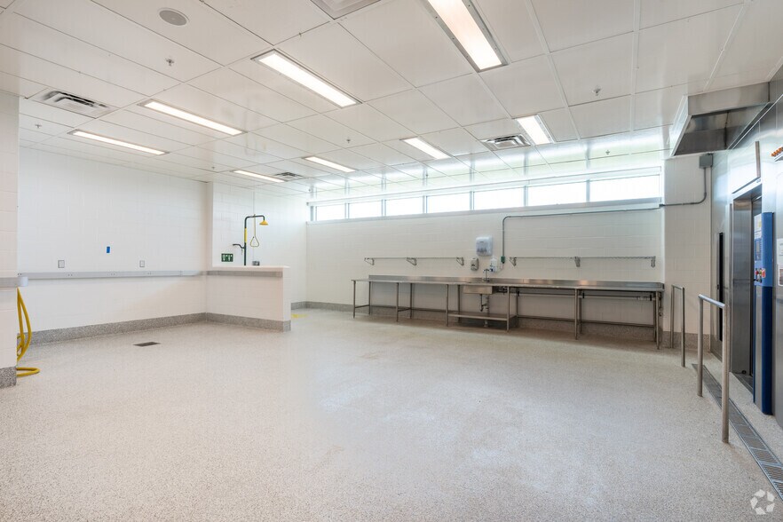 More Photos Of 311 Pennington Rocky Hill Rd, Pennington Unknown For Lease