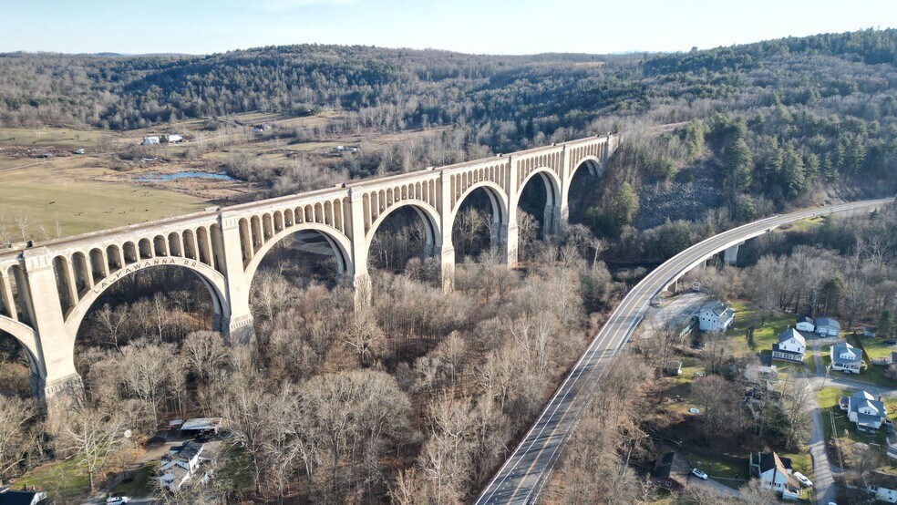 More Photos Of 6 Walnut St, Nicholson Hotel For Sale