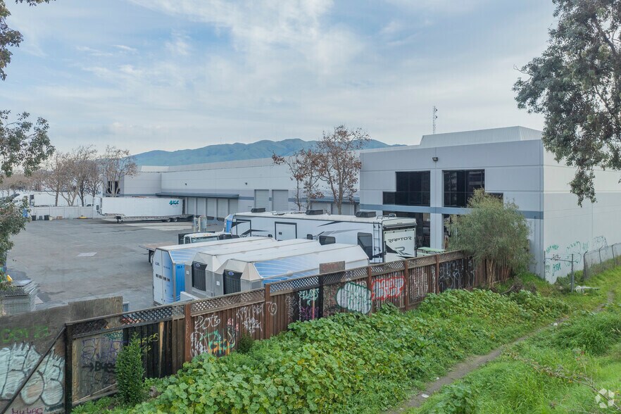 More Photos Of 200-230 Railroad Ave, Milpitas Unknown For Lease