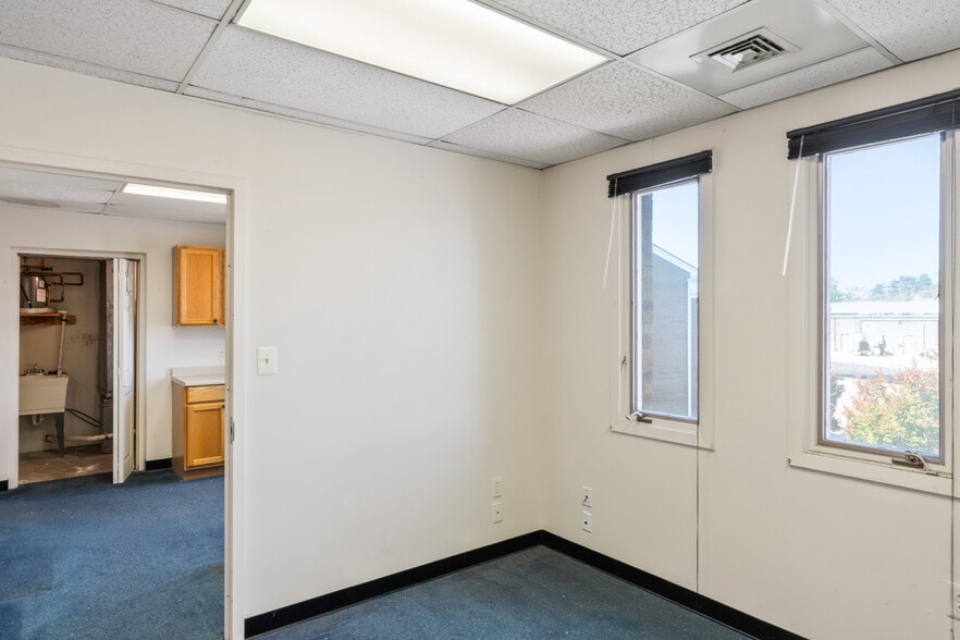 More Photos Of 3859-3871 Plaza Dr, Fairfax Office For Sale