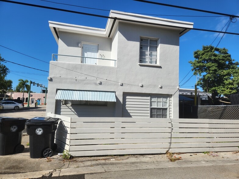 Primary Photo Of 818 N Dixie Hwy, Lake Worth Storefront Retail Residential For Lease