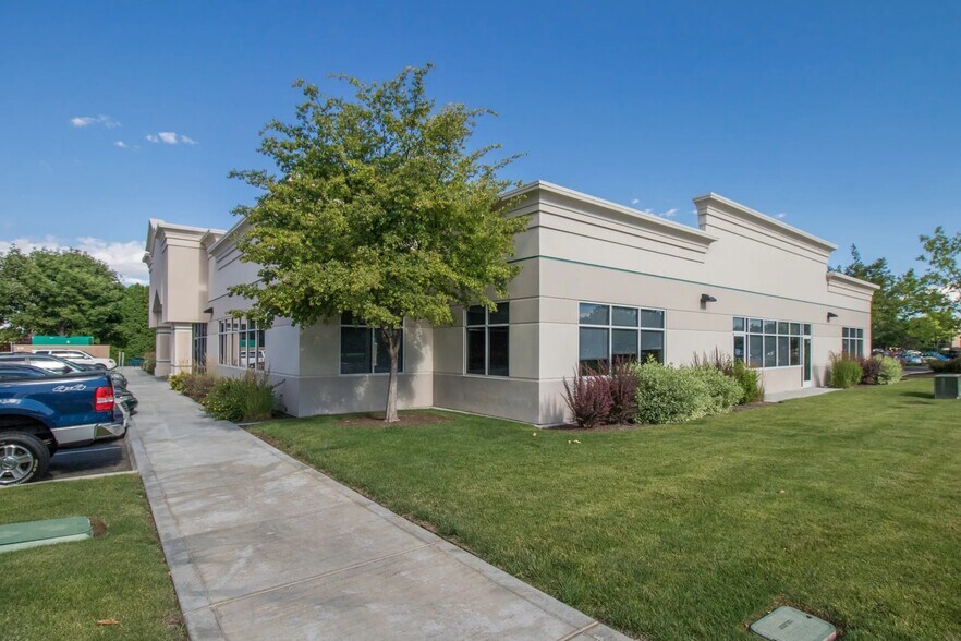 More Photos Of 1387-1471 S Eagle Flight Way, Boise Office For Lease