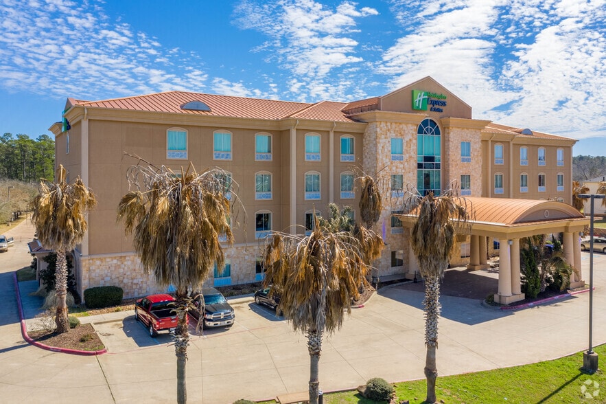 More Photos Of 148 Interstate 45, Huntsville Hotel For Sale