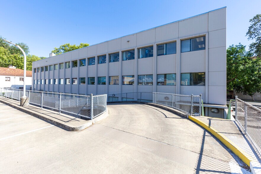 More Photos Of 2525 K St, Sacramento Medical For Lease