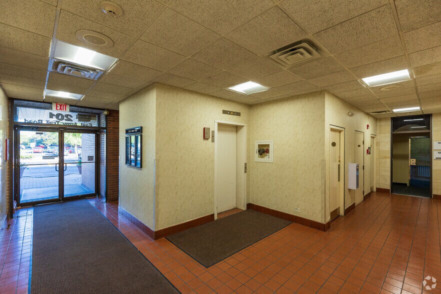 More Photos Of 201 E Army Trail Rd, Bloomingdale Medical For Lease
