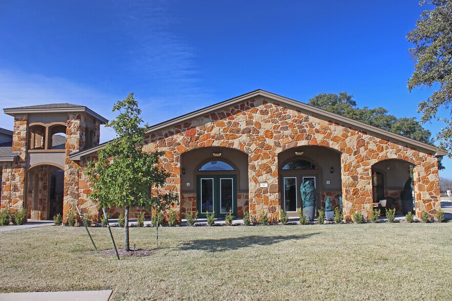 More Photos Of 2851 Joe Dimaggio Blvd, Round Rock Unknown For Lease