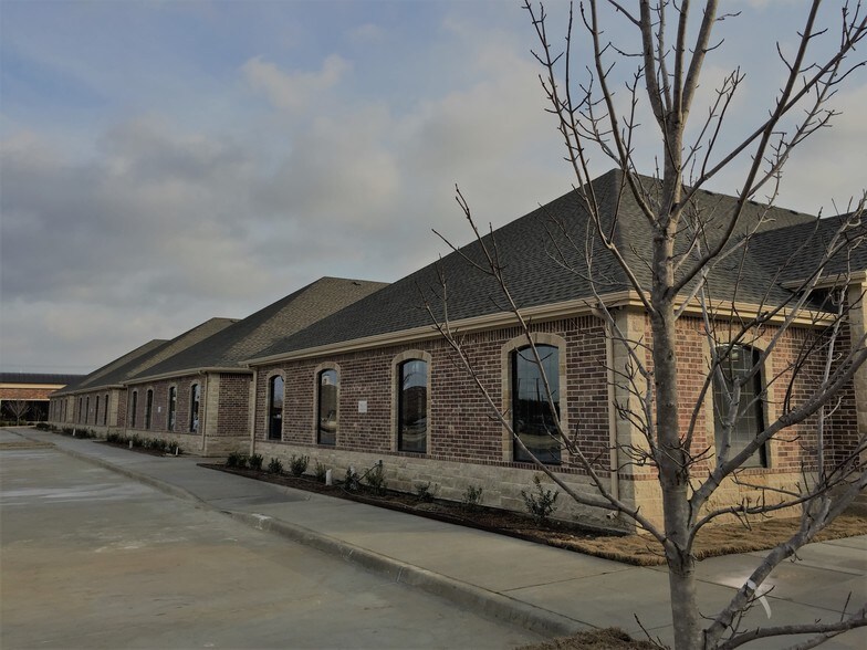 More Photos Of 318 W FM 544, Murphy Medical For Sale