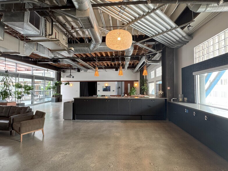 More Photos Of 1422-1424 2nd St, Santa Monica Office For Lease