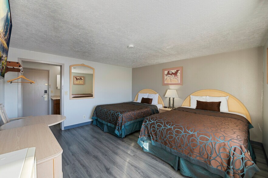 More Photos Of 75 S 350 E, Delta Hotel For Sale