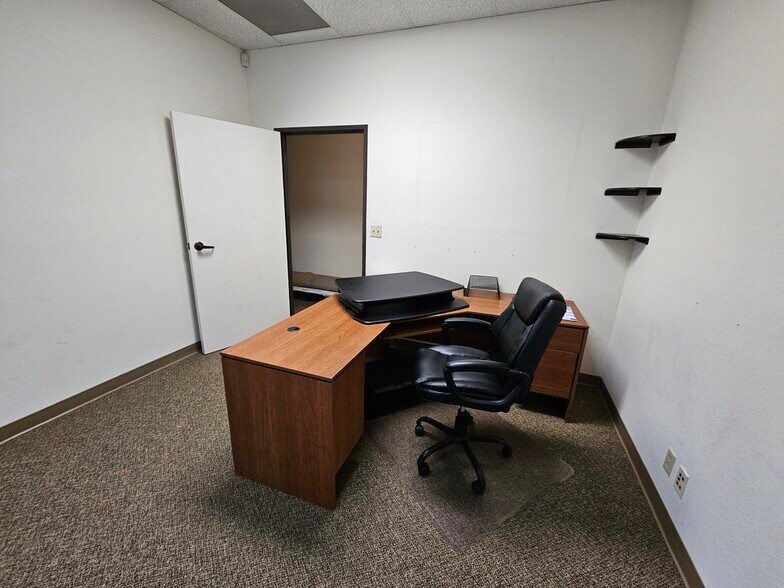 More Photos Of 5510 Skylane Blvd, Santa Rosa Office For Lease