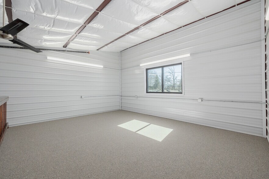 More Photos Of 560 Ames St, Lakewood Industrial For Sale