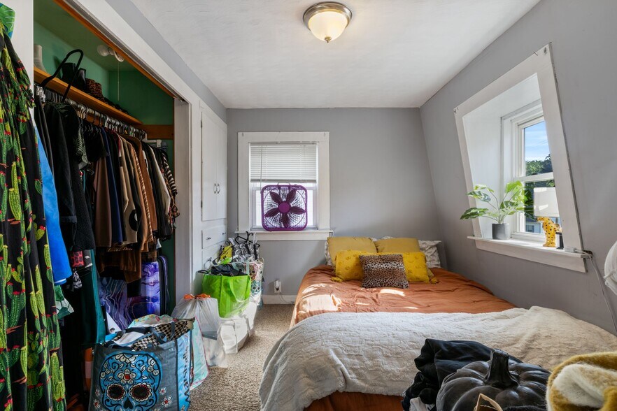 More Photos Of 140 Green St, Somersworth Apartments For Sale