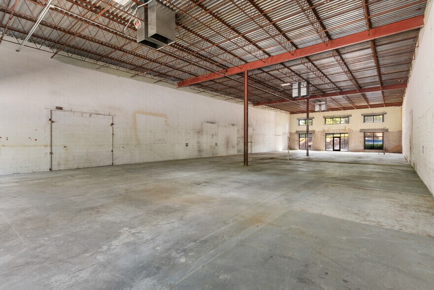 More Photos Of 3586 Pierce Dr NE, Chamblee Office For Lease