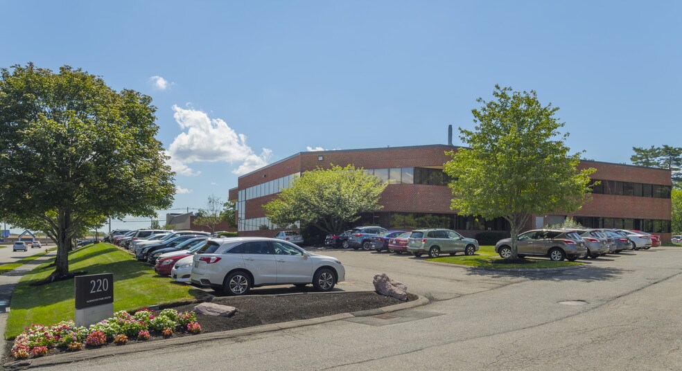 More Photos Of 220 Norwood Park S, Norwood Office For Lease