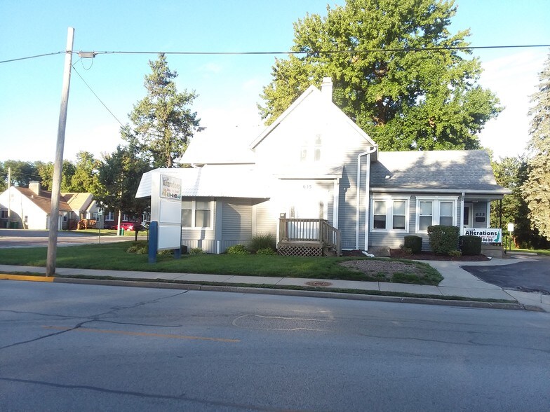 More Photos Of 635 S Lincoln Ave, O'Fallon Storefront Retail Office For Sale