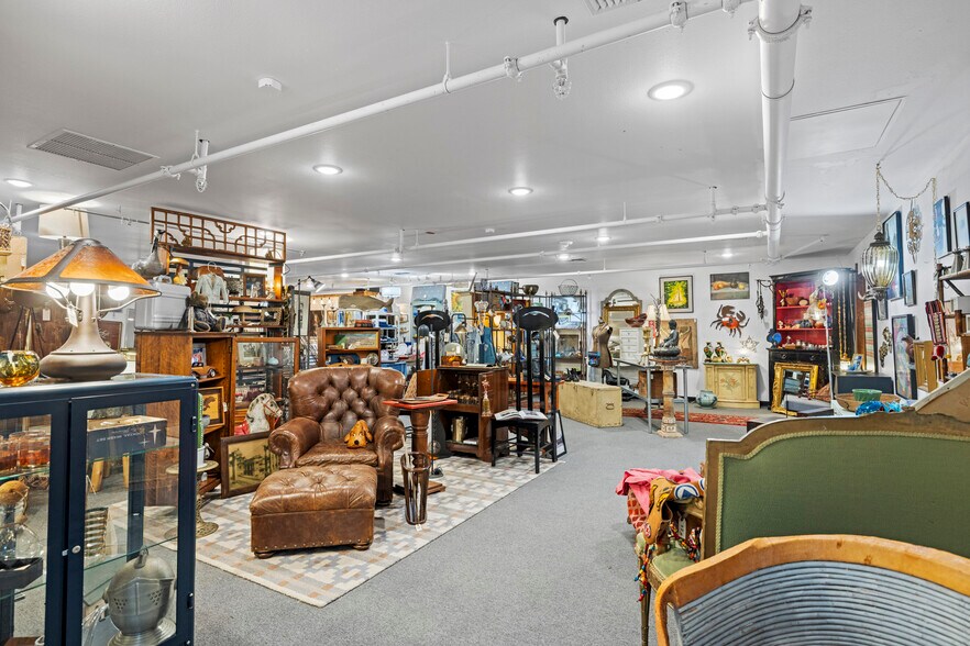 More Photos Of 105 1st St, Langley Storefront Retail Residential For Sale