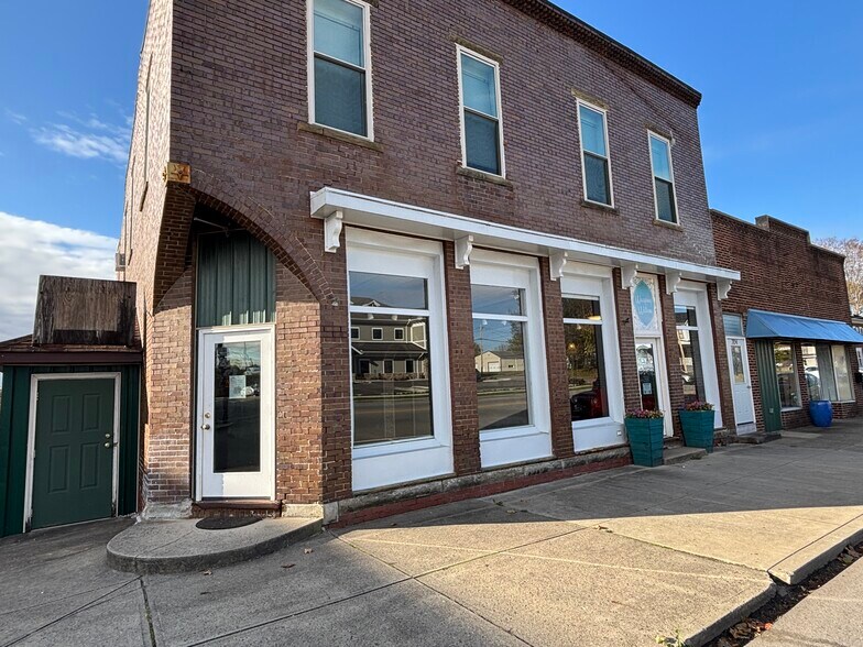 More Photos Of 206 W Main St, Mc Arthur Flex For Sale