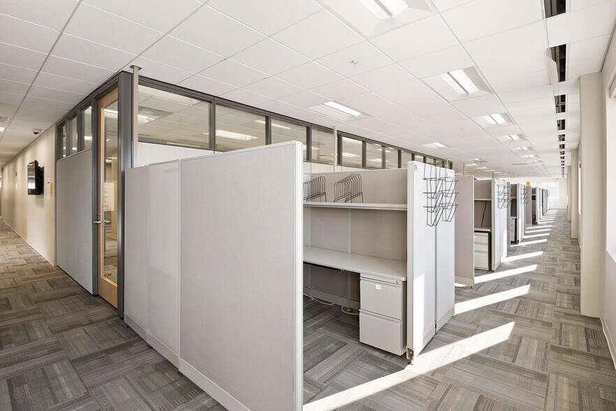 More Photos Of 82 Running Hill Rd, South Portland Office For Lease