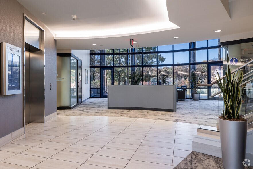 More Photos Of 2820 Waterford Lake Dr, Midlothian Office For Lease