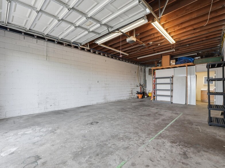 More Photos Of 832 W 11 Mile Rd, Madison Heights Warehouse For Sale