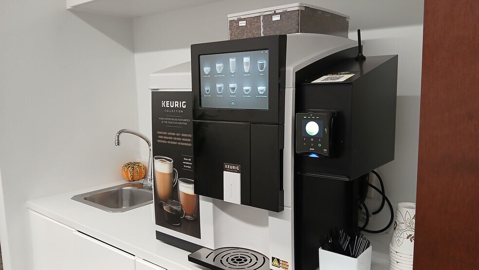 More Photos Of 110 Fieldcrest Ave, Edison Coworking Space