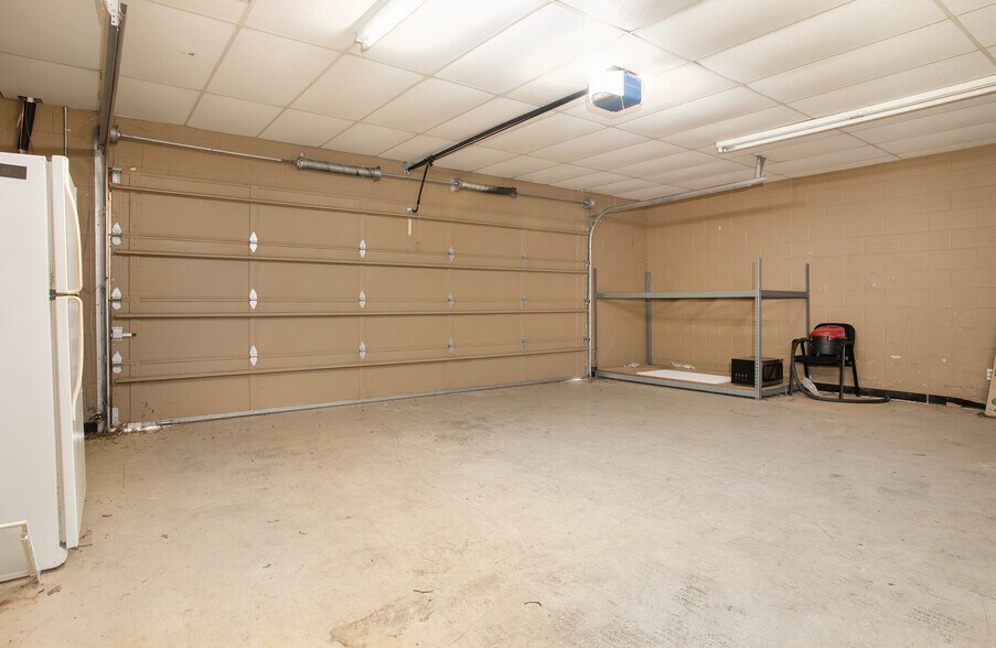 More Photos Of 9846 State Highway 31 E, Tyler Medical For Sale