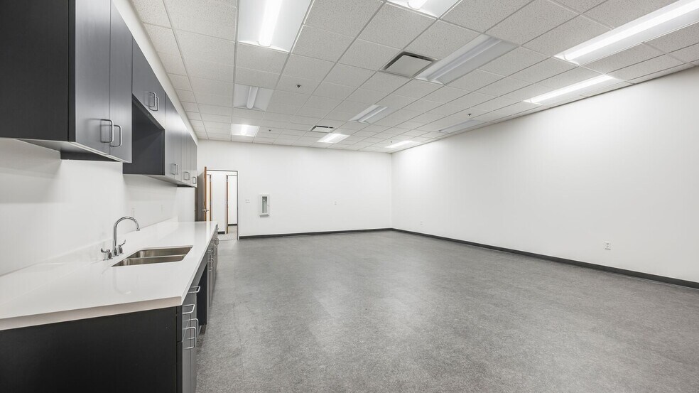 More Photos Of 1070 S Kimball Ave, Southlake Distribution For Lease