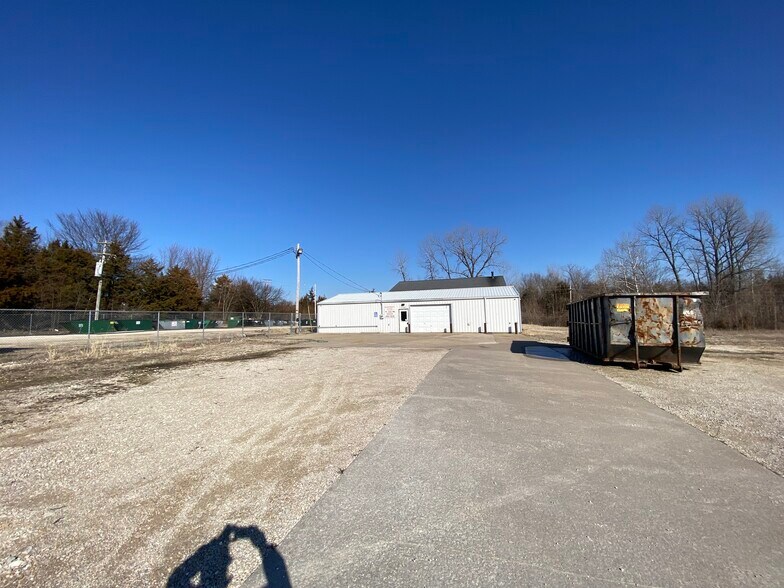 More Photos Of 1730 Daniel Boone Industrial Pky, Truesdale Warehouse For Sale