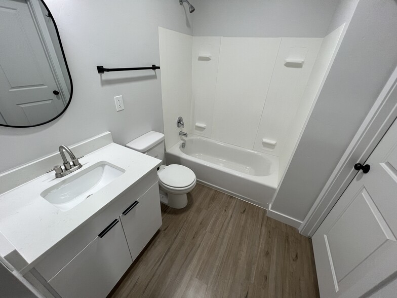 More Photos Of 404 E 5600 S, Salt Lake City Apartments For Sale