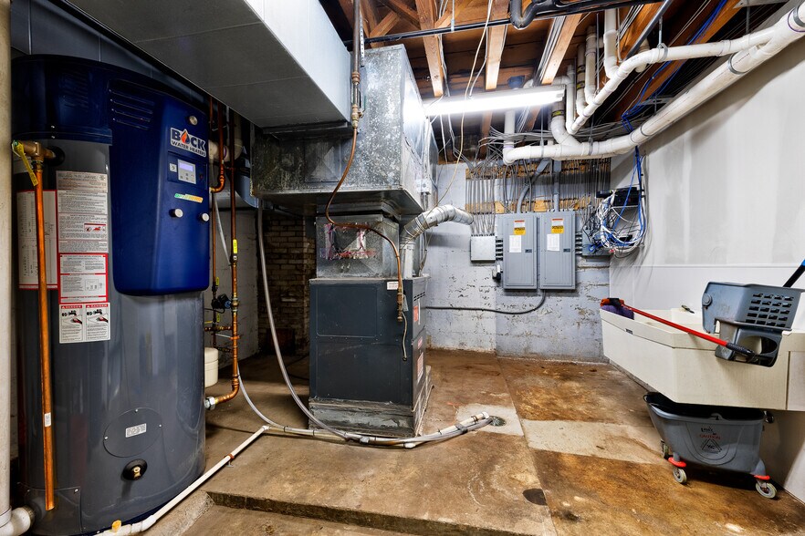 More Photos Of 973 Smith Ave S, Saint Paul Freestanding For Sale