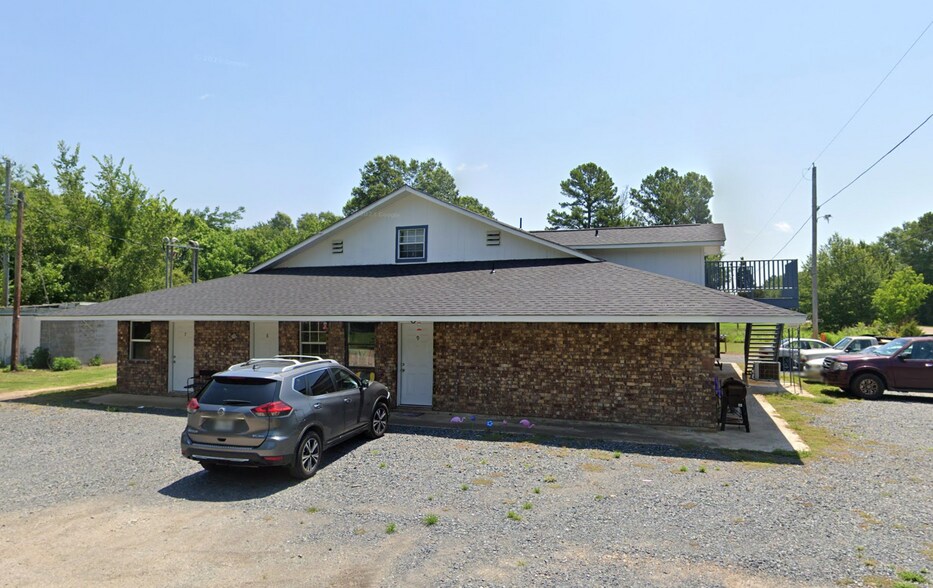 More Photos Of 2001 E 20th St, Hooks Apartments For Sale