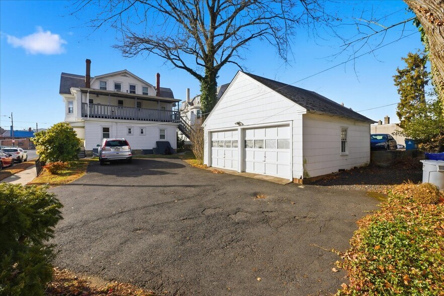 More Photos Of 402 Cottman St, Jenkintown Apartments For Sale